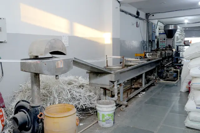 Production floor — Feeding, compounding and pelletising under one roof